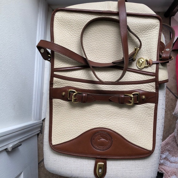 ~SOLD~Dooney & Bourke AWL Carrier Shoulder Bag - Picture 3 of 6